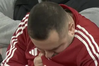 Българинът, попаднал под светлината на прожекторите на „Анфийлд“ по време на Ливърпул - Реал Мадрид (ВИДЕО)