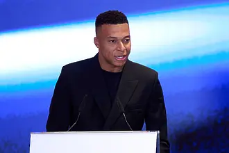 Мбапе в огнен сблъсък с френски рапър: „Ще потопиш града си!“