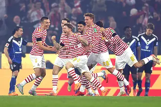 Червени картони закопаха Хамбургер и ощастливиха „козлите“