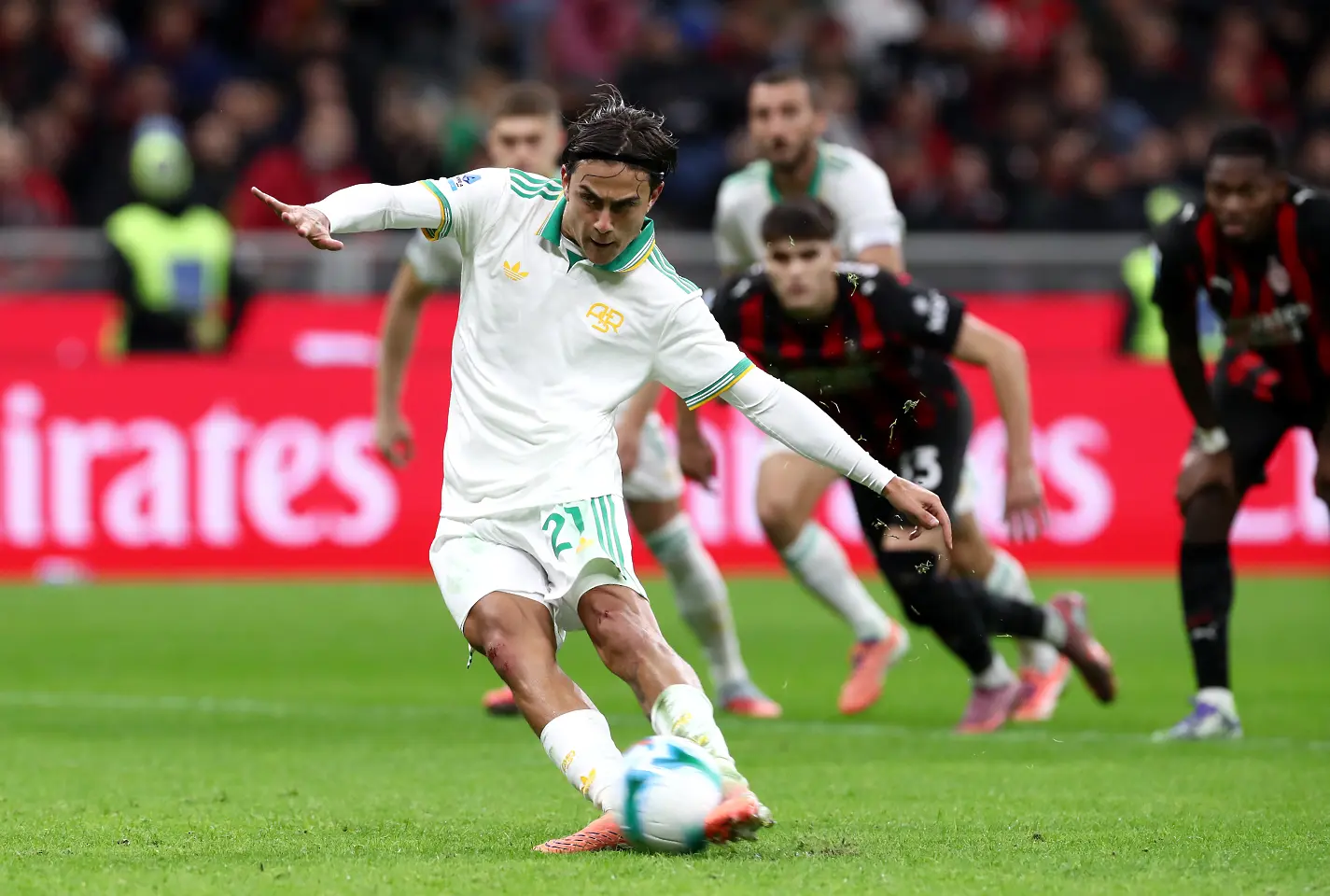 Пауло Дибала / Getty Images