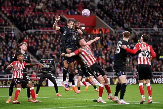 Съндърланд се върна в зона ШЛ, Евертън прекъсна лошата серия