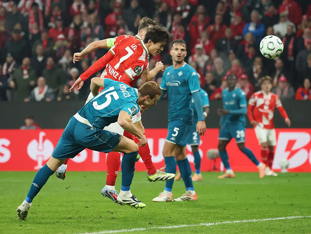 Майнц нокаутира Фиорентина с гол в добавеното време в немско-италианската битка в ЛК