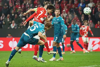 Майнц нокаутира Фиорентина с гол в добавеното време в немско-италианската битка в ЛК