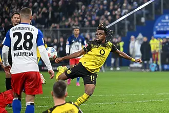 Борусия Дортмунд изпусна питомното в добавеното време в Хамбург