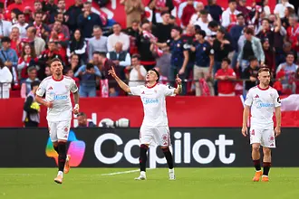 Севиля спря негативната серия