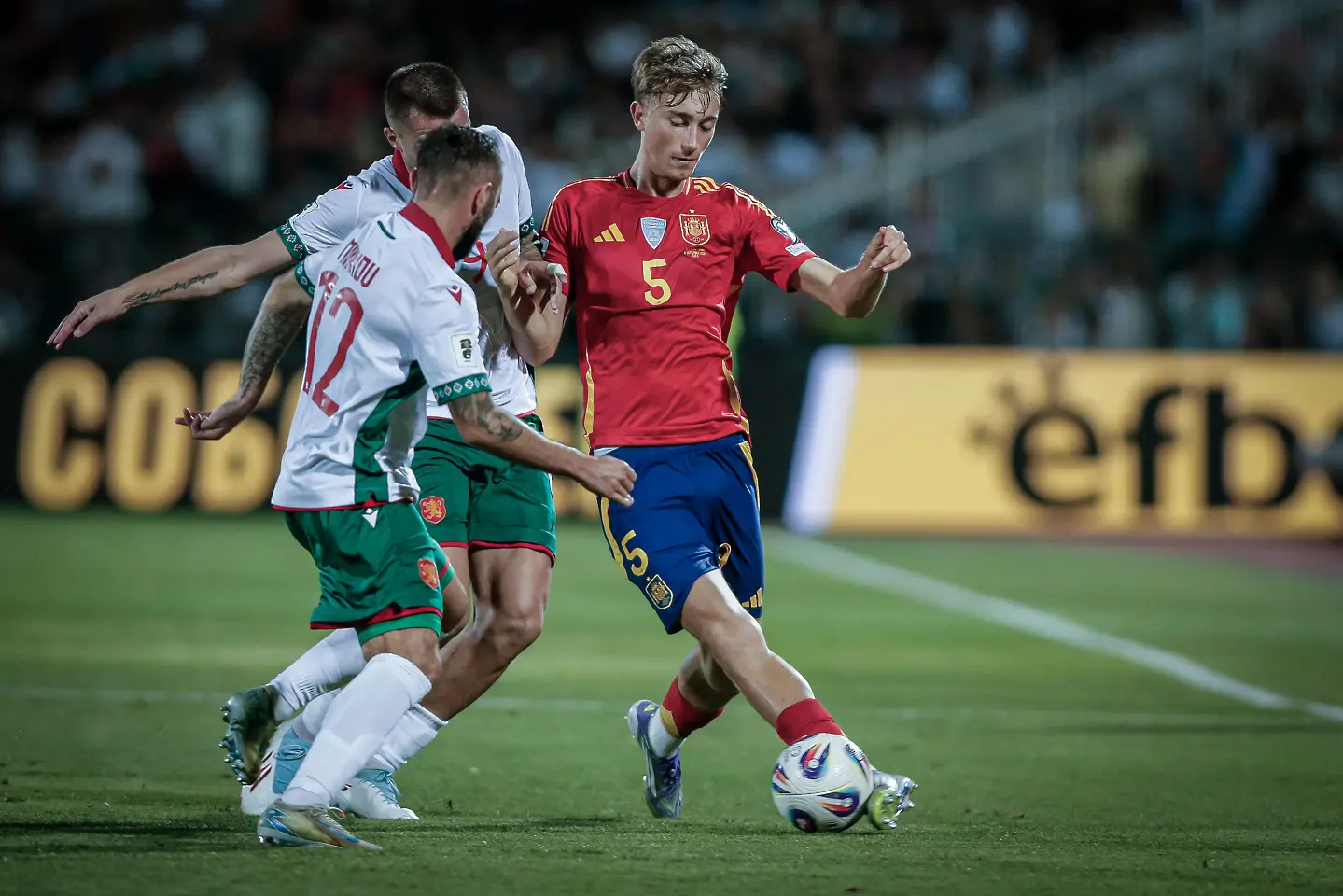 Дийн Хаусен срещу Николай Минков и Александър Колев, България - Испания / startphoto.bg