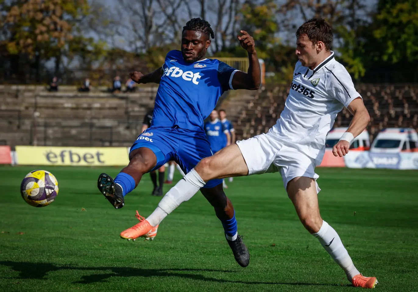 Филип Ежикие срещу Мартин Георгиев / startphoto.bg 