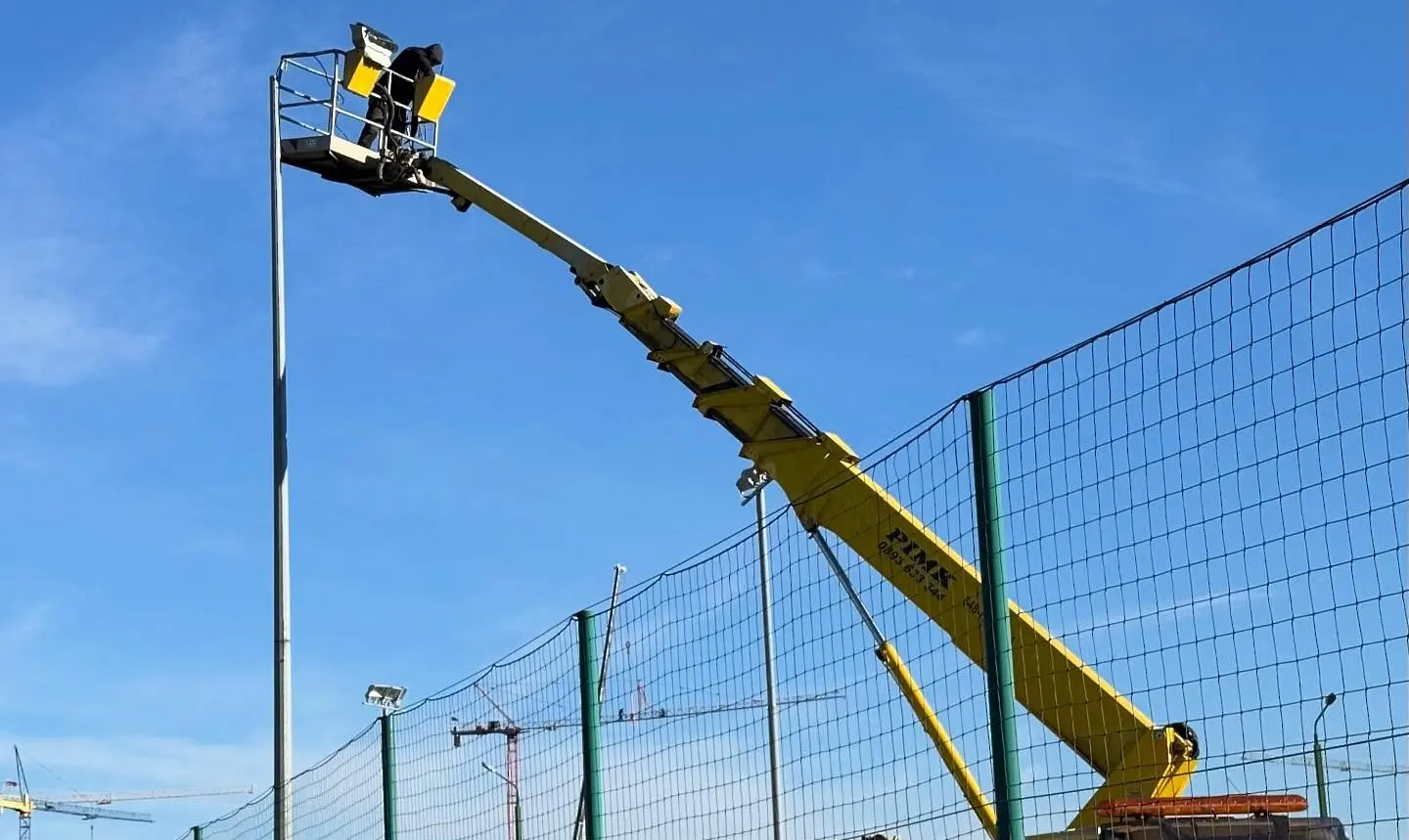 Всички тренировъчни терени на клубната база на Ботев Пловдив ще бъдат с осветление