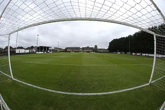 Сексистки обиди към съдийка прекратиха мач в Англия