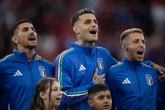 Двама италиански национали в трескаво очакване на оферти през януари