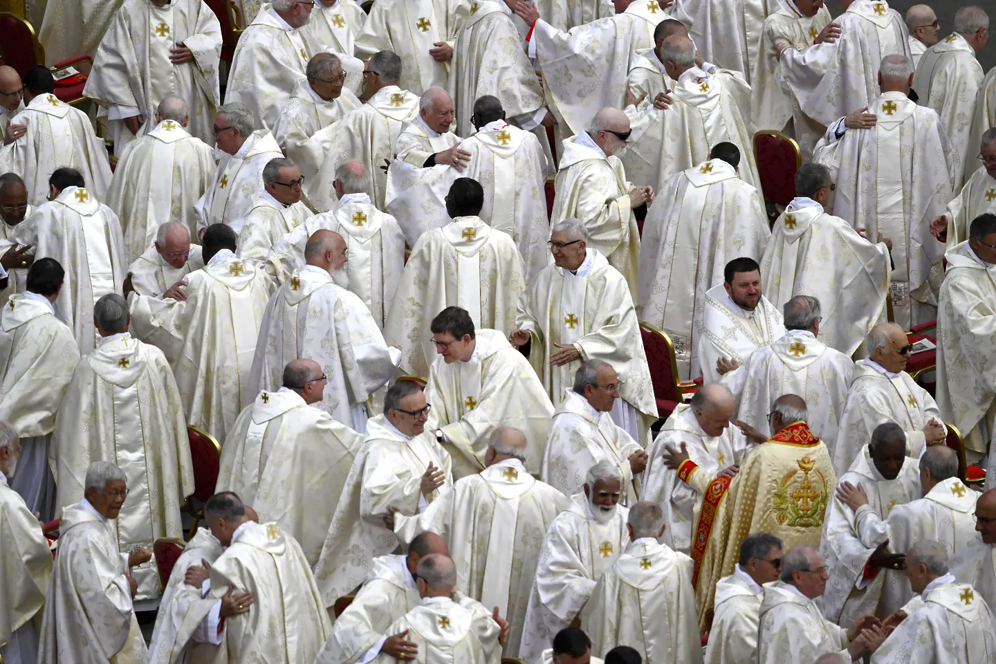 Босът на Лацио моли свещеник за помощ / Getty Images