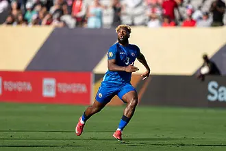 Самоубийствен хикс прати бивш нападател на ЦСКА на Мондиала