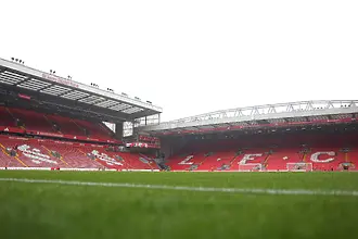 Четири метра не стигнаха на „Анфийлд“ за Евро 2028