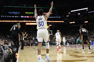 Стеф Къри избухна при обрат на Голдън Стейт срещу Сан Антонио (ВИДЕО)