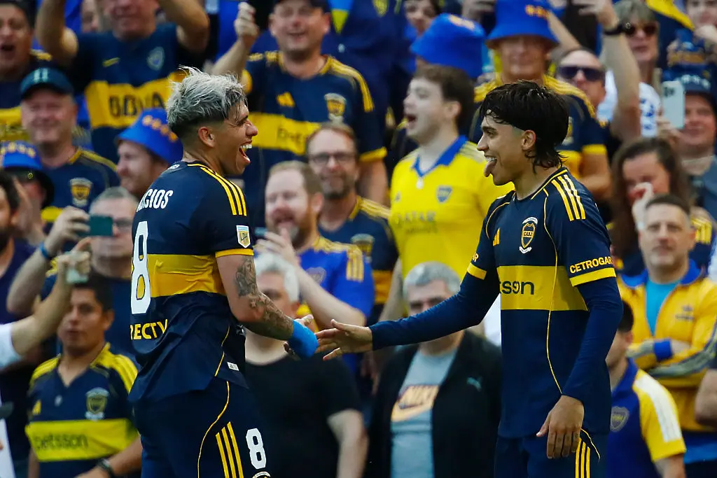 Есекиел Себайос и Карлос Паласиос/ Getty Images 