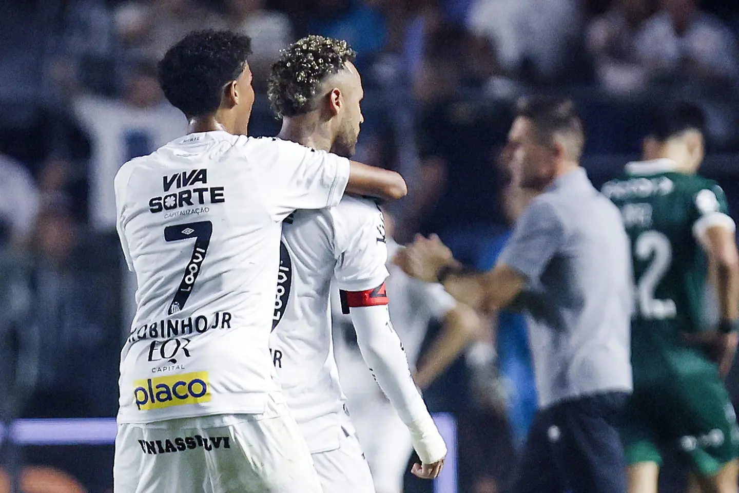 Робиньо Жуниор и Неймар, Сантос - Палмейрас / Getty Images