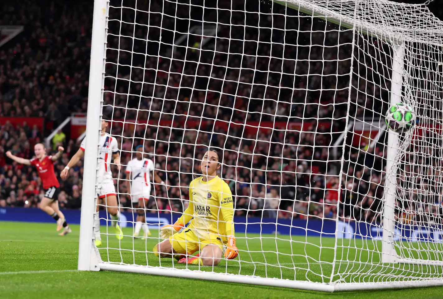 Манчестър Юнайтед надви ПСЖ на „Олд Трафорд“ / Getty Images