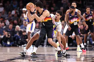 Финикс премаза вицешампиона с 35 точки разлика 