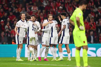 22:0 – Англия с перфектни квалификации, Албания чака баражите