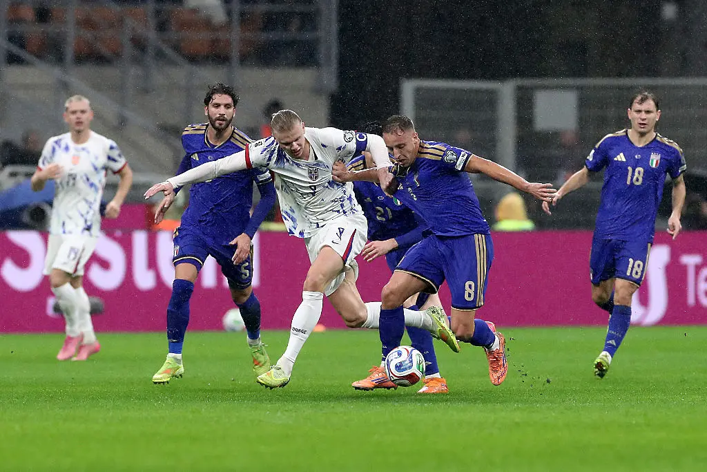 Ерлинг Холанд срещу Давиде Фратези / Getty Images 