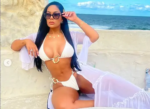 Лариса Симоес / instagram.com/larysimoes