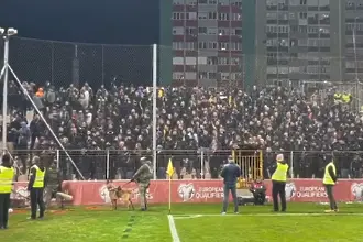 Брутални сцени: босненската армия бие румънски фенове заради викове „Сърбия“ (ВИДЕО)