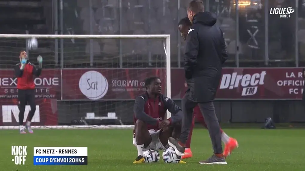 Десният бек на Метц Кофи Куао отказа да загрява, защото остана резерва / x.com/ligue1plus