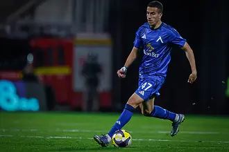 Защо Бурас носи №47 в Левски и кой е идолът му? (ВИДЕО)