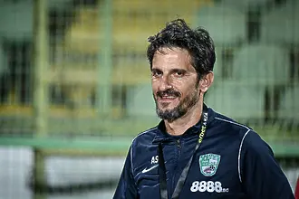 Сагерас за виковете „Оставка!“: Лични интереси на 20 човека