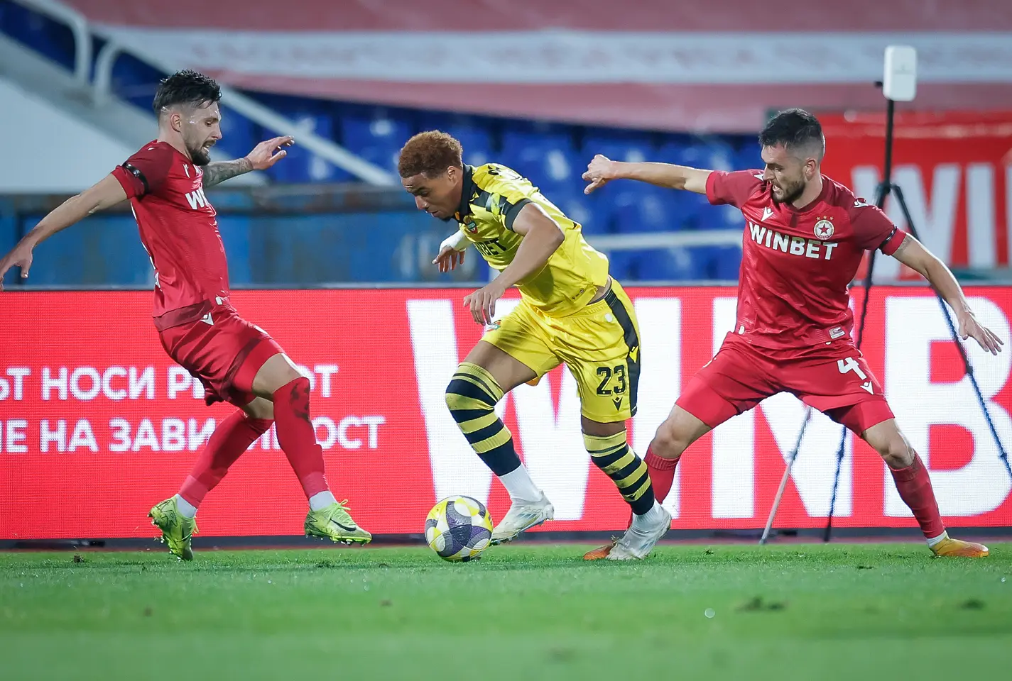 Иван Турицов и Адриан Лапеня срещу Армстронг Око-Флекс / startphoto.bg 