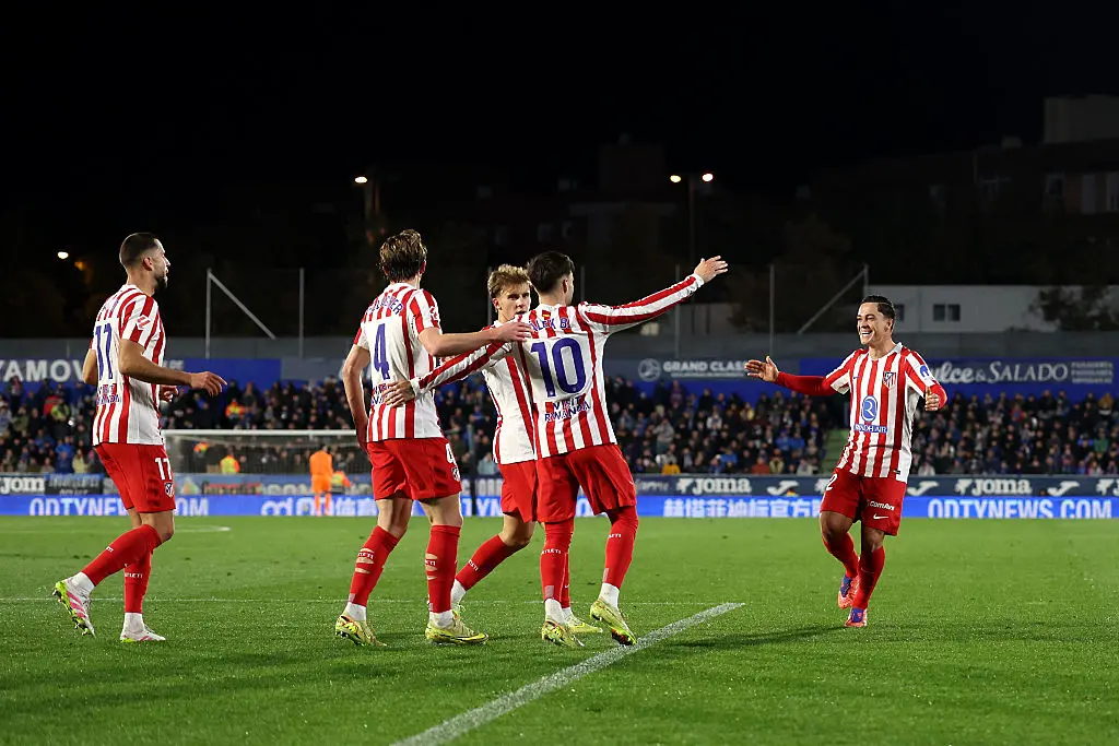 Атлетико Мадрид се радва след гол / Getty Images 