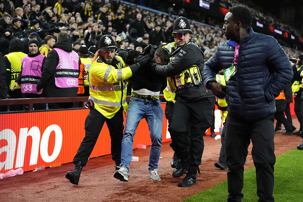 Арест на фен на Йънг Бойс / Getty Images 