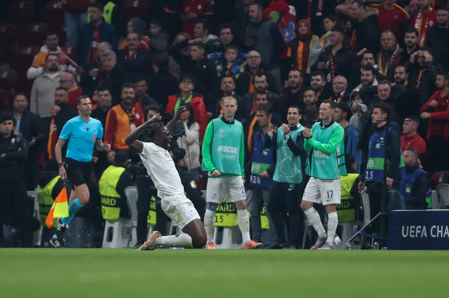 Роял Юнион изненада Галатасарай в Истанбул