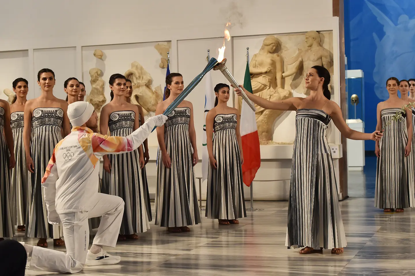 Запалиха олимпийския огън за Игрите в Милано-Кортина / Getty Images