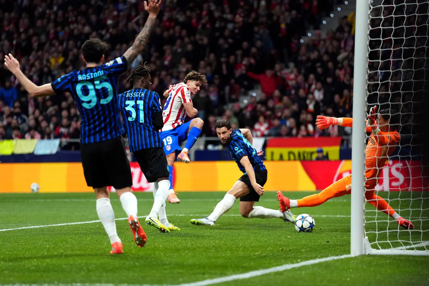 Късна драма донесе радостта за Атлетико Мадрид срещу Интер