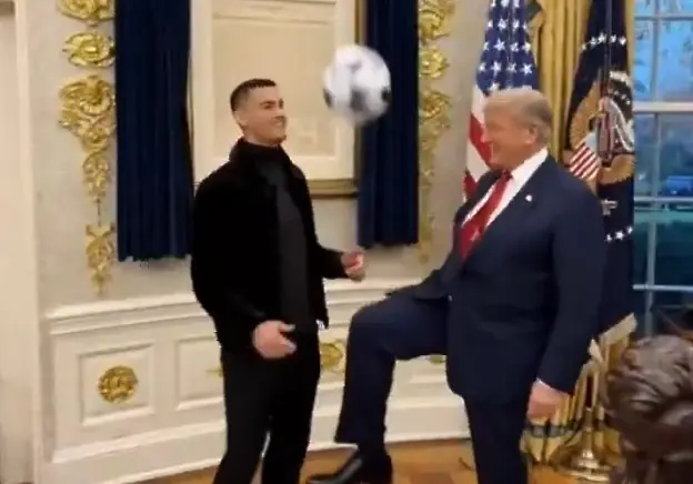 Тръмп и Роналдо "поиграха" футбол в овалния кабинет (ВИДЕО)