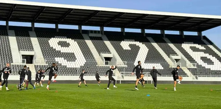 Локомотив Пловдив / LokomotivPd.com