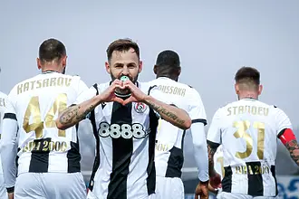 Локомотив продължава с победите извън София 