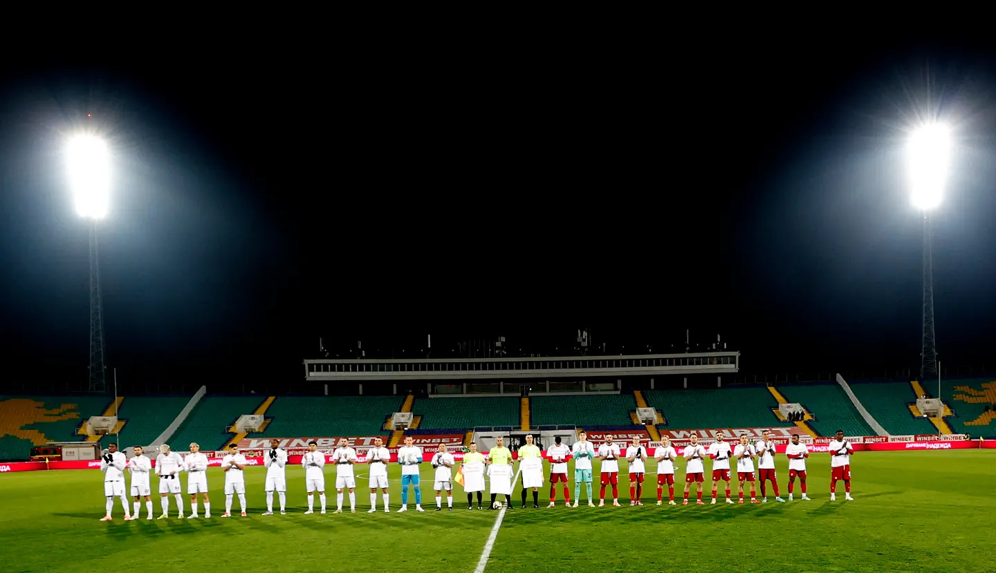 ЦСКА и Локомотив Пловдив показаха подкрепата си към Любо Пенев / startphoto.bg