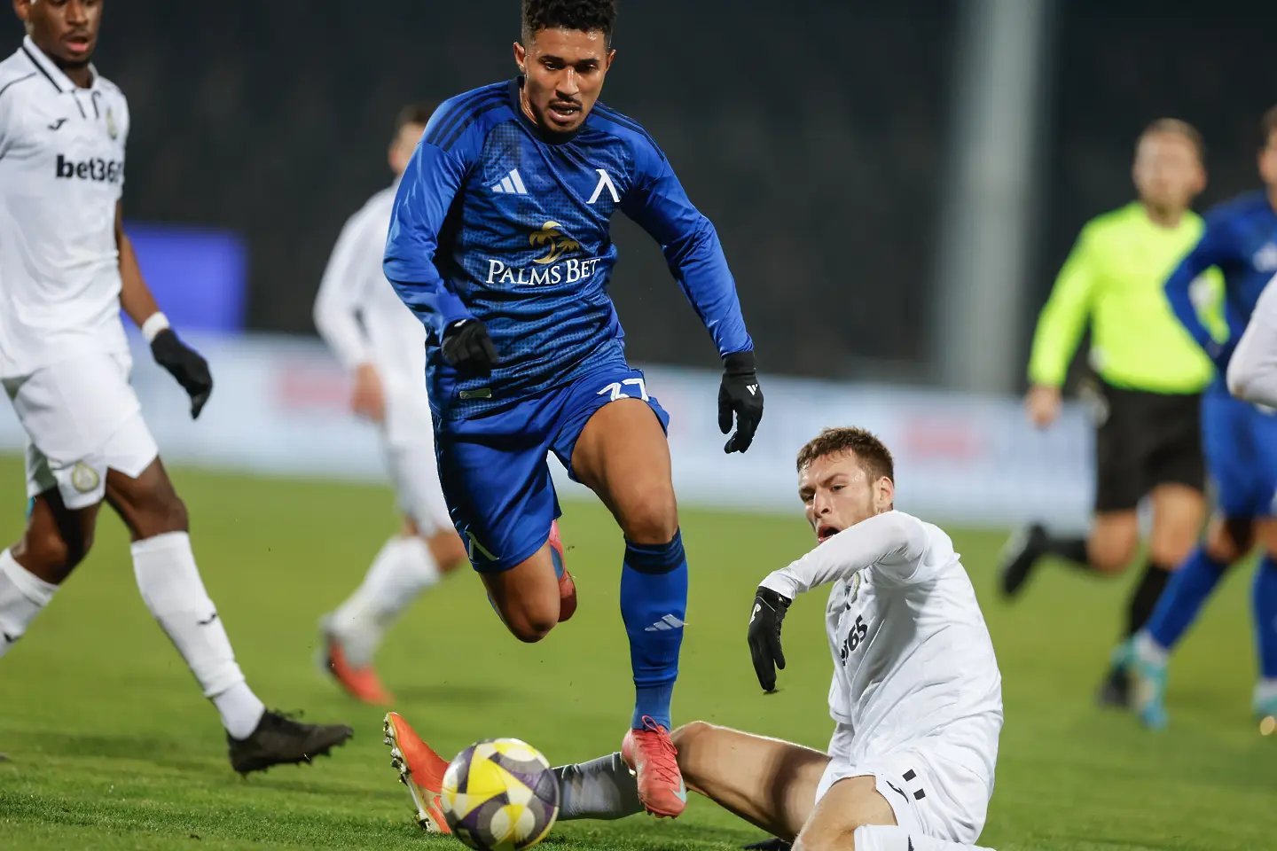 Мартин Георгиев срещу Рилдо / startphoto.bg 