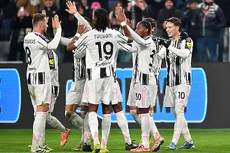 Ювентус надви Каляри за край на серията от равенства в Серия А