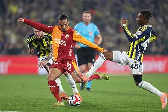 Драма в дербито на Турция! Гол в продължението не позволи на Галатасарай да се откъсне от Фенербахче