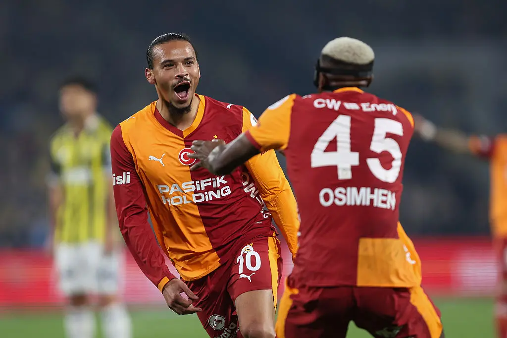 Лерой Сане и Виктор Осимен / Getty Images 