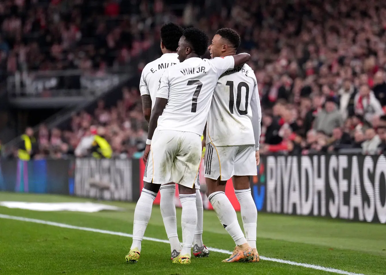 Винисиус, Килиан Мбапе / Getty Images