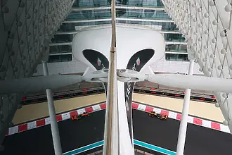 Моментът на истината настъпи – минимални разлики белязаха първата тренировка в Абу Даби