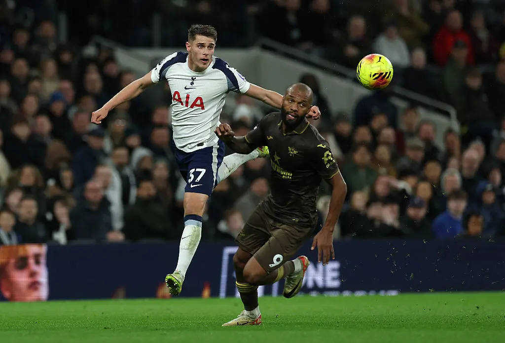 Мики ван де Вен срещу Игор Тиаго / Getty Images 