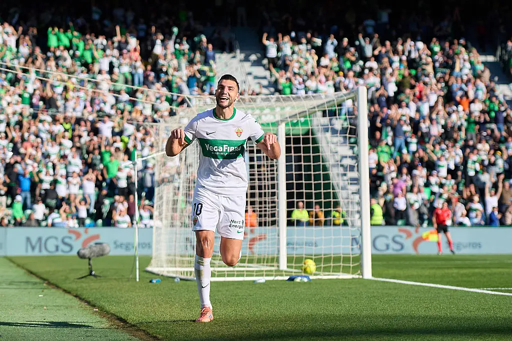 Рафа Мир се радва след гол / Getty Images 