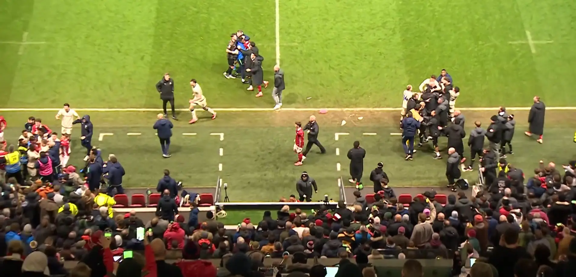 Боят в края на Милуол - Бристол / X