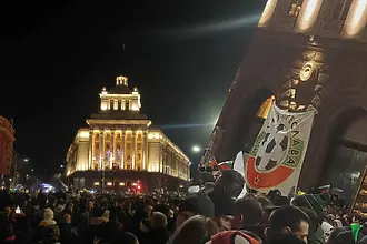 Редица футболни национали и шампиони в различни спортове подкрепиха протеста