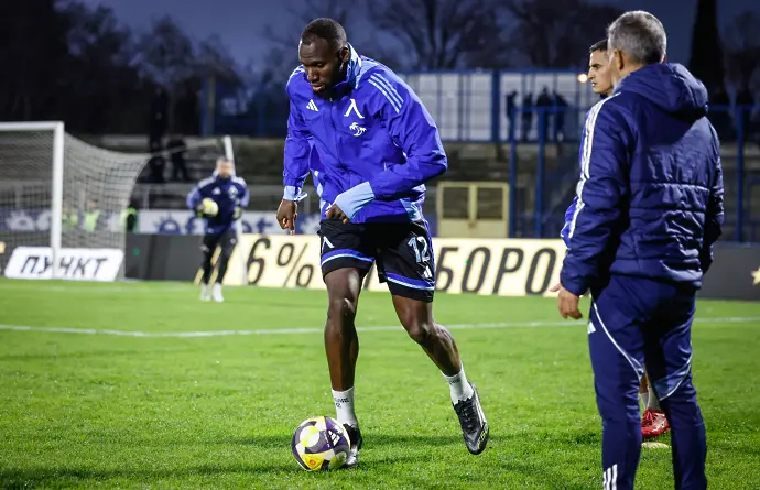 Коледните празници подраниха за дуо на Левски